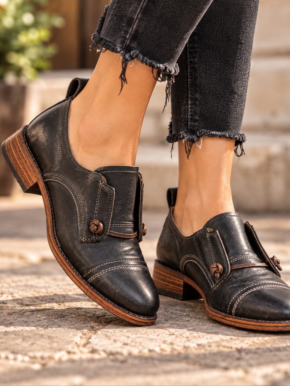 Freebird by Steven Mabel Black Distressed Leather Oxford Loafers Size 8